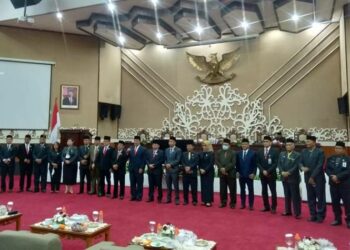 Pimpinan dan anggota DPRD Kalteng beserta wakil gubernur dan Forkopimda