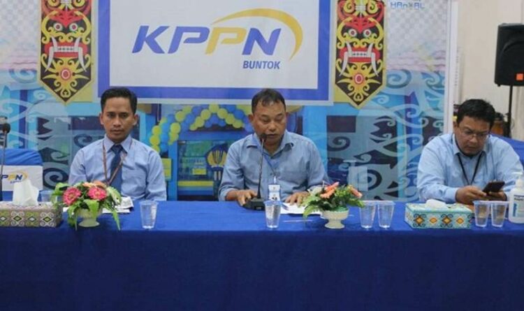 Plt Kepala Kantor KPPN Buntok Trianto menyampaikan kinerja pelaksanaan APBN 2022 di wilayah kerja regional KPPN Buntok yang meliputi 4 kabupaten di kawasan Barito, Jumat (26/8/2022). (Foto: Pri)