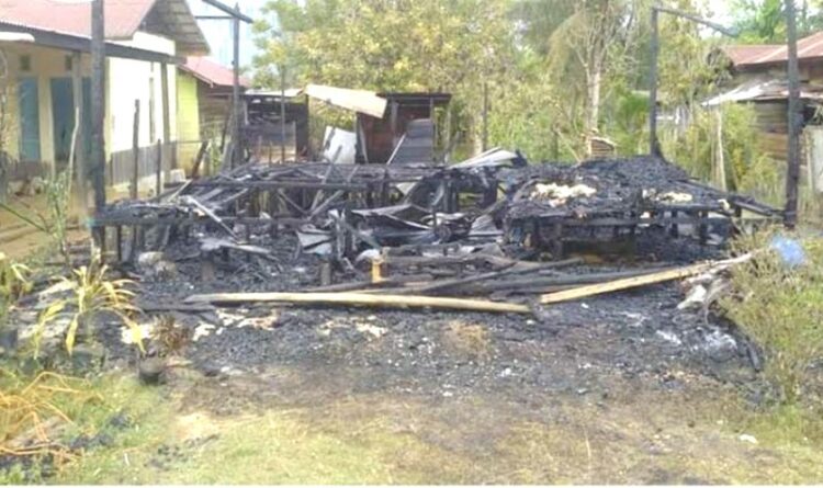 Amukan Api Lahap Sebuah Rumah di Kabupaten Katingan