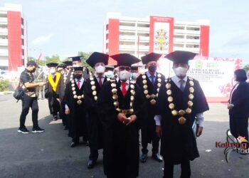 UPR Kukuhkan Dr. Usup Riassy Christa Sebagai Guru Besar