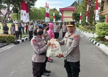 Jelang HUT Polwan ke-74, Polda Kalteng Salurkan 1.000 Paket Sembako