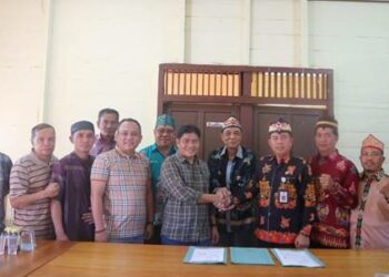 Wakil Ketua I DPRD Katingan Nanang Suriansyah dan Kepala Disporbudpar Katingan Risnaduar akhirnya berdamai, belum lama ini.