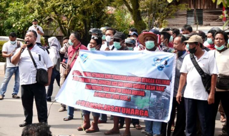 ALFI Kotim Lakukan Unjuk Rasa di Gedung DPRD Tuntut BBM Subsidi Tepat Sasaran