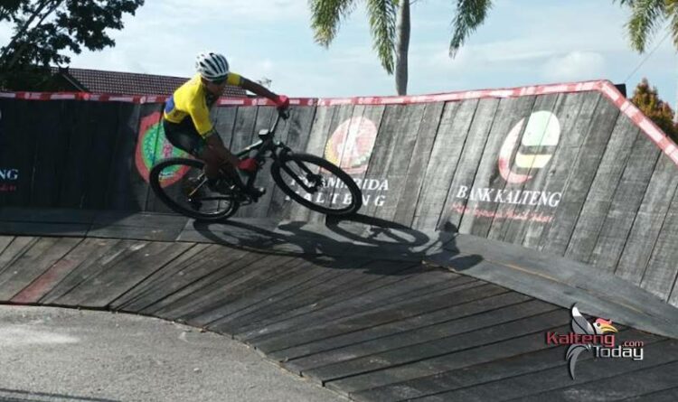 Tiba di Palangka Raya, Atlet Balap Sepeda gUNUNG 30 Negara Siap Bersaing di Palangka Raya.