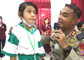 Murid SD Trinitas Sambangi Polres Bartim: Ceria dan Berbagi Bahagia