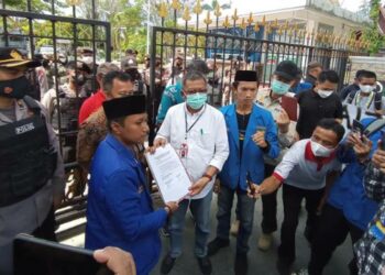 Puluhan Mahasiswa Gelar Aksi Tolak Kenaikan Harga BBM