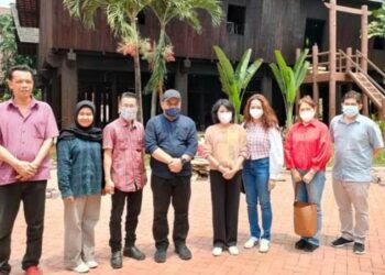 Bupati Pulang Pisau Kunjungi Stand Booth Pulpis Di TMI