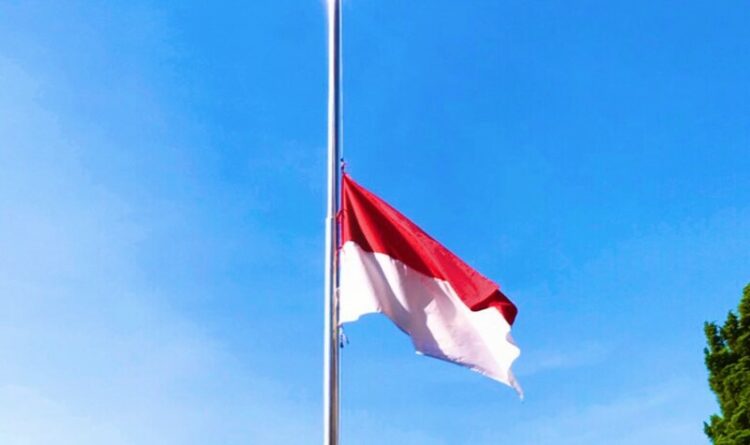 30 September dan 1 Oktober Warga Kotim Kibarkan Bendera Setengah Tiang