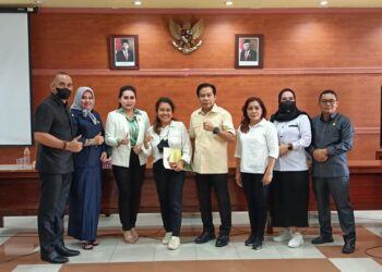 Komisi 4 DPRD Kabupaten Kapuas usai rapat dengar pendapat terkait penyampaian aspirasi perhatian Pemkab Kapuas untuk memberikan insentif daerah bagi guru PAUD sertifikasi non PNS.