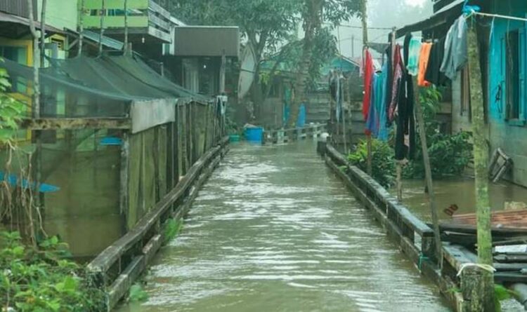 Kondisi banjir di Kelurahan Kuala-kuayan Kecamatan Mentaya Hulu, Kotim (Foto. Maulana Kuayan)