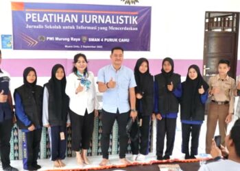 SMAN 4 Puruk Cahu Dapat Pelatihan Dasar Jurnalistik dari PWI Mura