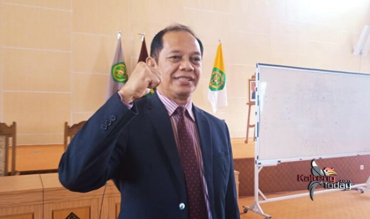 Dilantik Mendikbudristek, Salampak Resmi Menjabat Rektor UPR