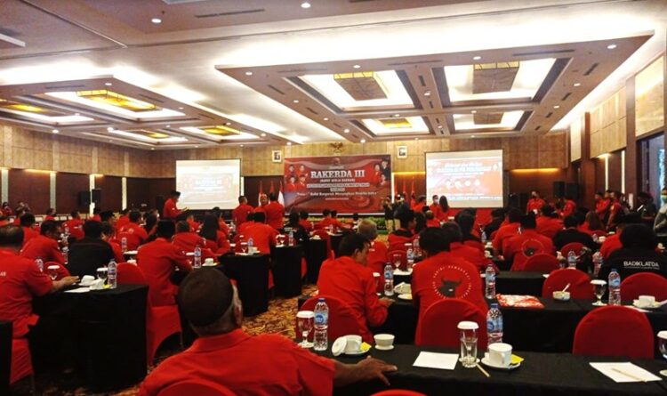 Ribka Tjiptaning Buka Rakerda III DPD PDI Perjuangan Kalteng