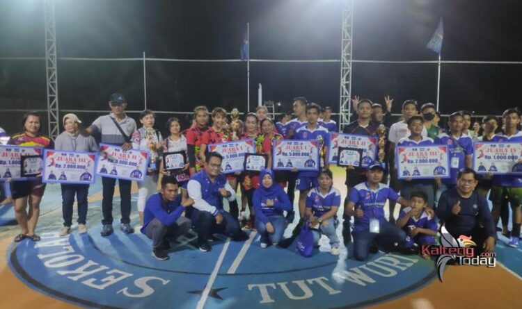 Seluruh peserta pemenang Kejuaraan Bola Voli AHY Cup 2022 (shan)
