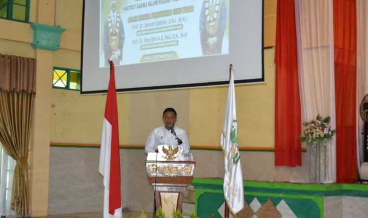 Wakil Gubernur Kalimantan Tengah Edy Pratowo menghadiri pengukuhan dua Guru Besar IAIN Palangka Raya, Rabu (7/9/2022) Area lampiran