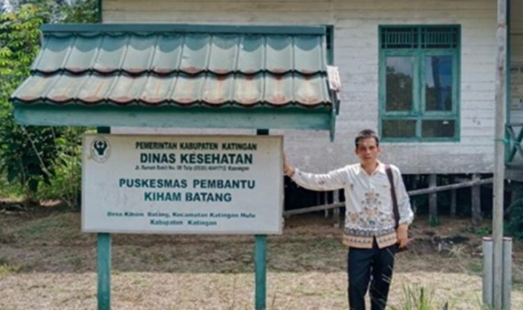 Anggota DPRD Kabupaten Katingan Sugianto mengunjungi salah satu puskesmas pembantu di wilayah setempat belum lama ini