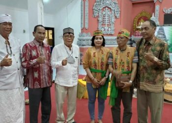 Dirjen Bimas Hindu bersama para tokoh di Palangkaraya