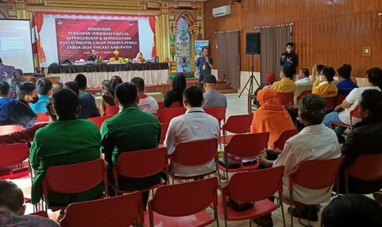 KPU Kabupaten Kapuas melakukan sosialisasi persiapan pelaksanaan verifikasi faktual kepada Parpol peserta Pemilu 2024.