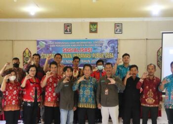 Keterangan Foto : Kabid Layanan Komunikasi dan Informatika Wardoyo memberikan paparan SLIP dihadapan peserta sosialisasi di Jabiren Raya, Kamis (20/10/2022)