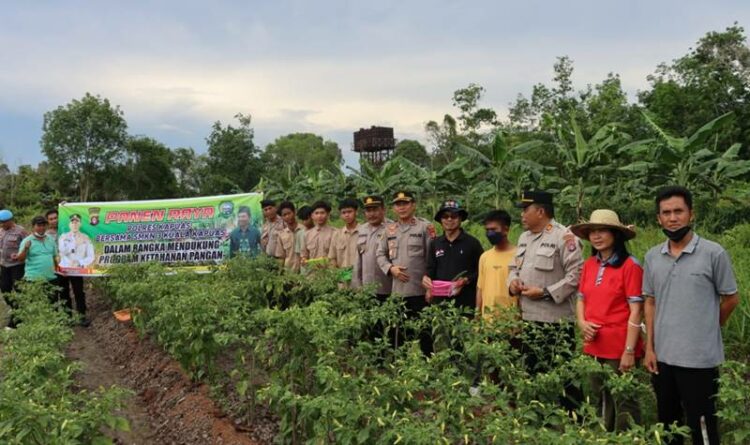 Kerja sama antara Polres Kapuas dan SMK 3 Pertanian Kuala Kapuas mendapat apresiasi Anggota DPRD Kabupaten Kapuas Daerah Pemilihan Selat.