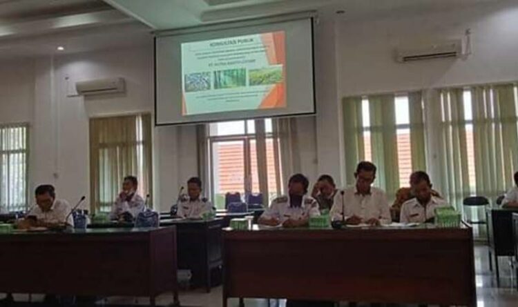 Konsultasi publik studi AMDAL kegiatan perizinan berusaha pemanfaatan Hutan pada hutan produksi Kecamatan Katingan Tengah, Katingan Hilir,Tasik Payawan dan Kamipang, Kamis (27/10/2022)