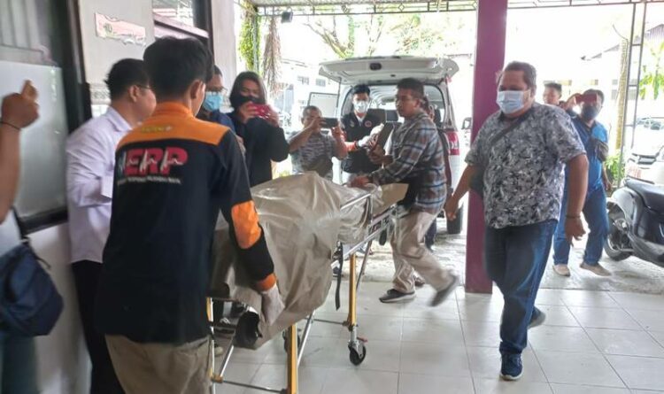 Korban pada saat dievakuasi di RSUD dr. Doris Sylvanus Palangka Raya.