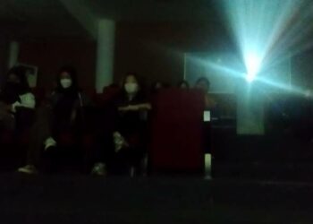 Penonton yang memadati ruang pemutaran film The Spirit of Bracelet Dance (foto : ist)