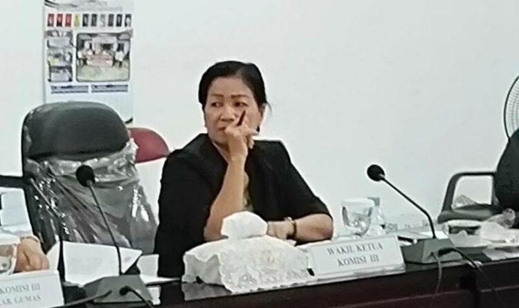 Wakil Ketua Komisi III DPRD Gumas Lily Rusnikasi