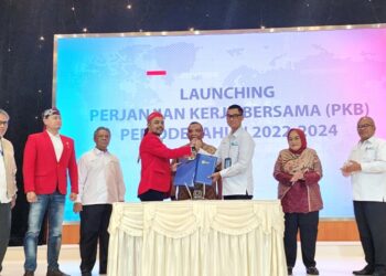 Setelah Menanti 10 Tahun, Manajemen dan Serikat Pekerja PLN Akhirnya Teken Perjanjian Kerja Bersama
