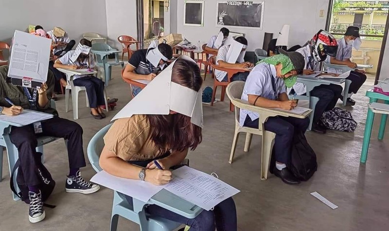 Viral! Topi Anti Nyontek yang Digunakan Mahasiswa Saat Ujian, Lucu dan Kreatif