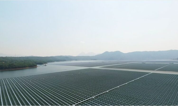 Bangun 4 PLTS Kapasitas Total 210 MW, PLN Dukung Amazon Penuhi 100 Persen Energi Hijau