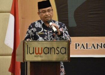 Asisten Bidang Administrasi Umum Setda Kalteng Sri Suwanto membuka Rakorwil Dewan Masjid Indonesia (DMI) se Kalteng dan pelatihan manajemen masjid tahun 2022