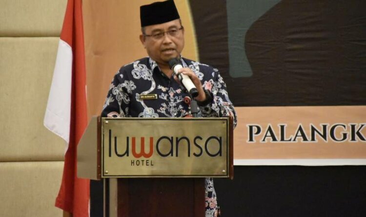 Asisten Bidang Administrasi Umum Setda Kalteng Sri Suwanto membuka Rakorwil Dewan Masjid Indonesia (DMI) se Kalteng dan pelatihan manajemen masjid tahun 2022