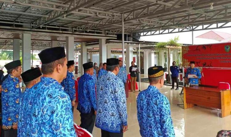 Bupati Seruyan Yulhaidir mengambil sumpah janji pejabat struktural dilingkungan Pemerintah Kabupaten Seruyan