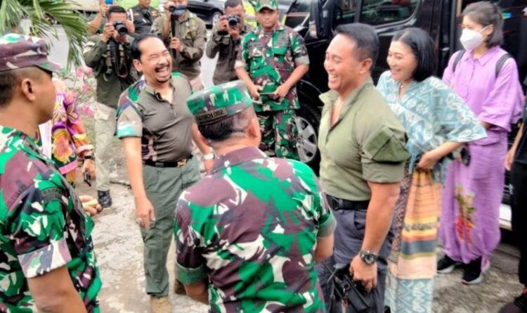 Usai Lepas Jabatan Panglima TNI, Jenderal Andika Perkasa Kunjungi Mantan Danrem 102/Pjg