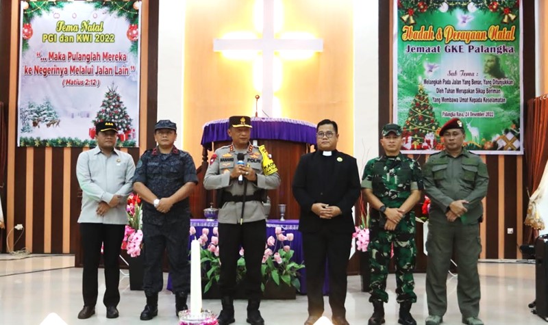 Pantau Sejumlah Gereja di Palangka Raya, Kapolda Pastikan Perayaan Natal Aman