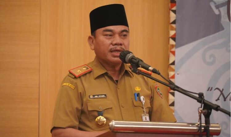 Kepala Biro Administrasi Pemerintahan Setda Prov. Kalteng H. Istani saat menyampaikan sambutan