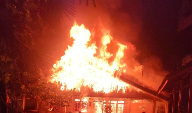 Diduga Korsleting Listrik, Rumah di Palangka Raya Hangus Terbakar