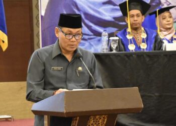 Sahli Gubernur Yuas Elko Hadiri Acara Wisuda Lulusan STMIK Palangka Raya