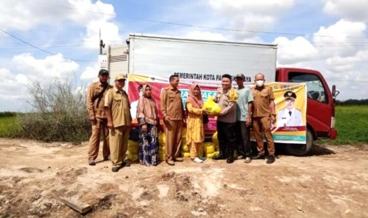 Polsek Sebangau Amankan Operasi Pasar di Kelurahan Bereng Bengkel
