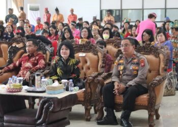Bupati Taty Narang Hadiri Perayaan Natal Polres Pulang Pisau