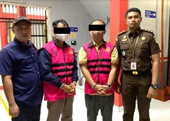 Kades dan Bendahara Desa Tarusan Danum Ditahan
