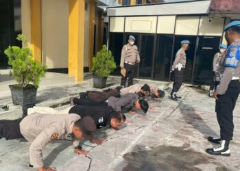 6 Personel Polresta Palangka Raya Dapat Sanksi Akibat Tidak Bawa TKA dan Tak Rapi