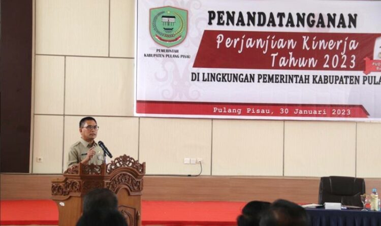 Kepala SKPD di Pulang Pisau Teken Perjanjian Kerja