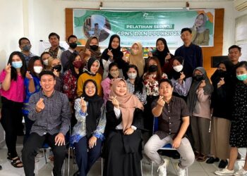 Foto Bersama Peserta Pelatihan Qwendy Academic.id