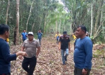 Caption: Pembersihan dalam rangka pembukaan kembali obyek wisata Liang Saragi (foto : ist)