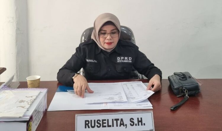 Teks Foto : Wakil Ketua I Komisi C DPRD Kota Palangka Raya, Ruselita