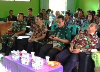 Caption ; pertemuan Camat Raren Batuah dengan unsur Muspika, kepala desa dan anggota BPD se-kecamatan tadi (foto ; ist)