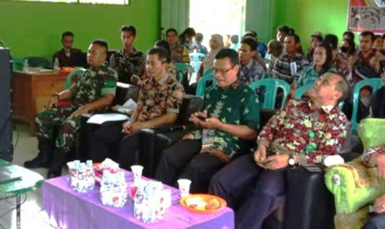 Caption ; pertemuan Camat Raren Batuah dengan unsur Muspika, kepala desa dan anggota BPD se-kecamatan tadi (foto ; ist)