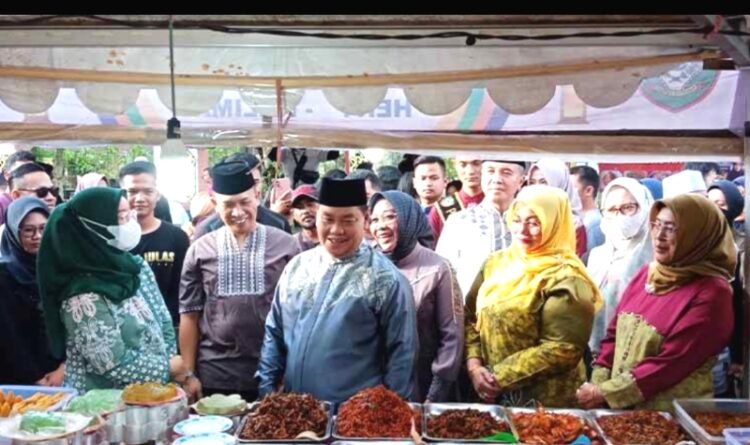 Pasar Ramadan Media Mempromosikan Makanan Daerah